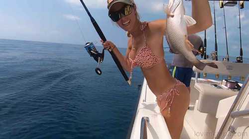 Девушки на рыбалке Vicky Stark, 02Bottom FISHING for Snapper and Permi