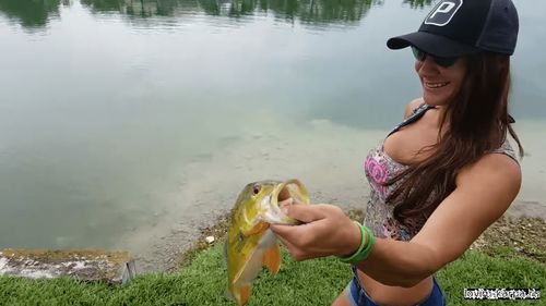 005HOT GIRLS who Love FISHING TOO MUCH-min
