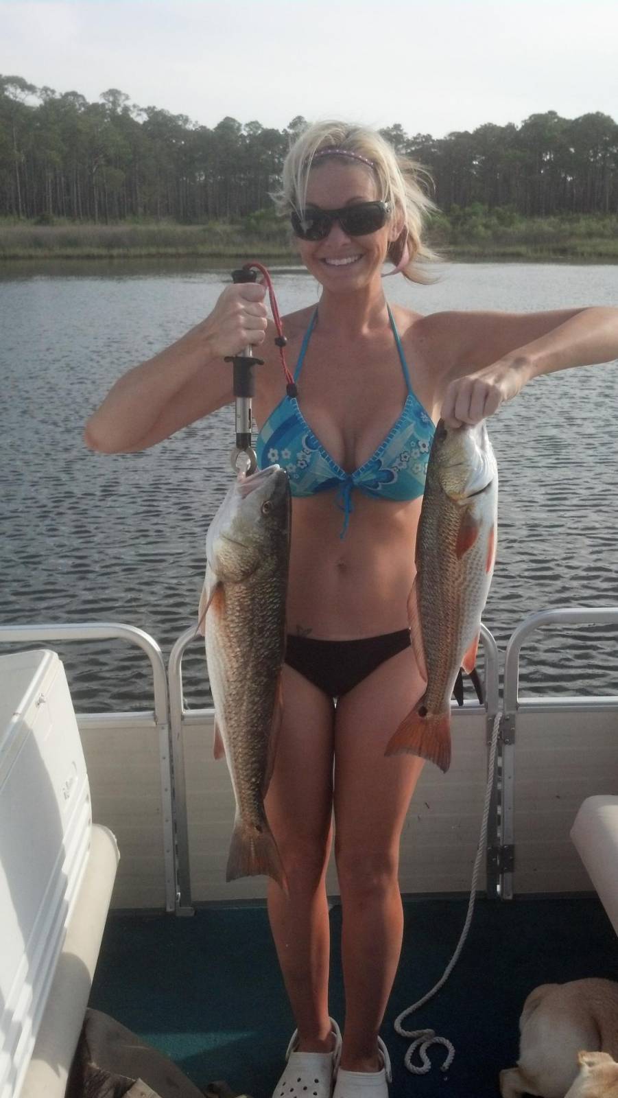 девушка на рыбалке фото